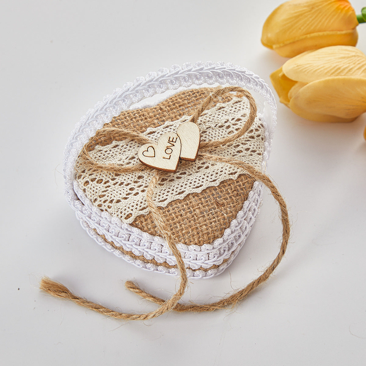 Handheld Burlap Heart-Shaped Ring Box – Western-Style Wedding Ring Pillow for Flower Girls / Valentine's Day Proposal Ring Box