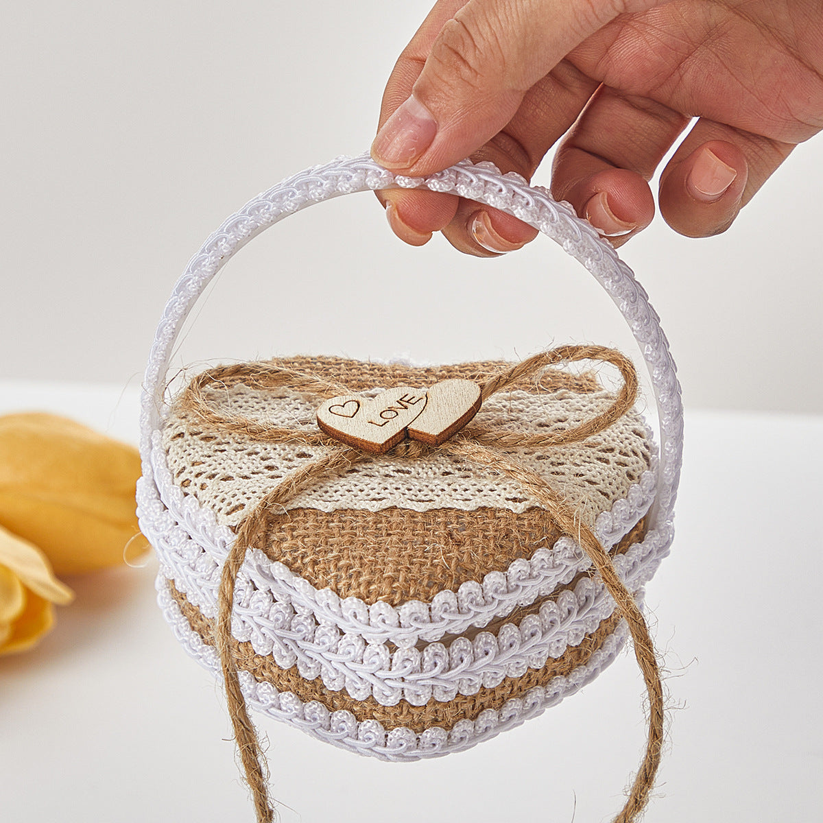 Handheld Burlap Heart-Shaped Ring Box – Western-Style Wedding Ring Pillow for Flower Girls / Valentine's Day Proposal Ring Box