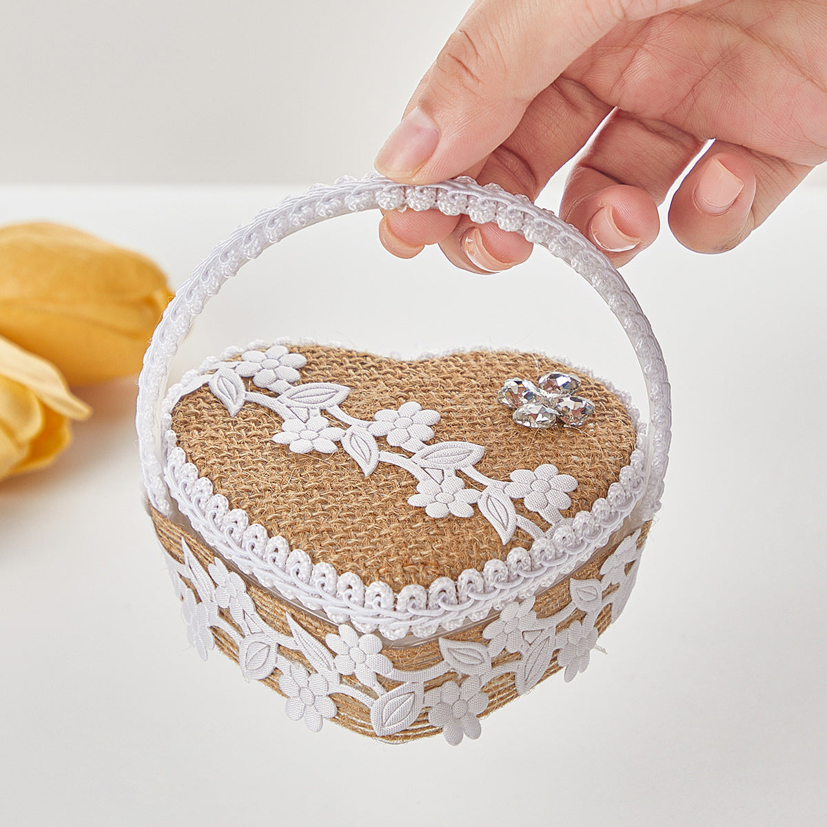 Handheld Burlap Heart-Shaped Ring Box – Western-Style Wedding Ring Pillow for Flower Girls / Valentine's Day Proposal Ring Box
