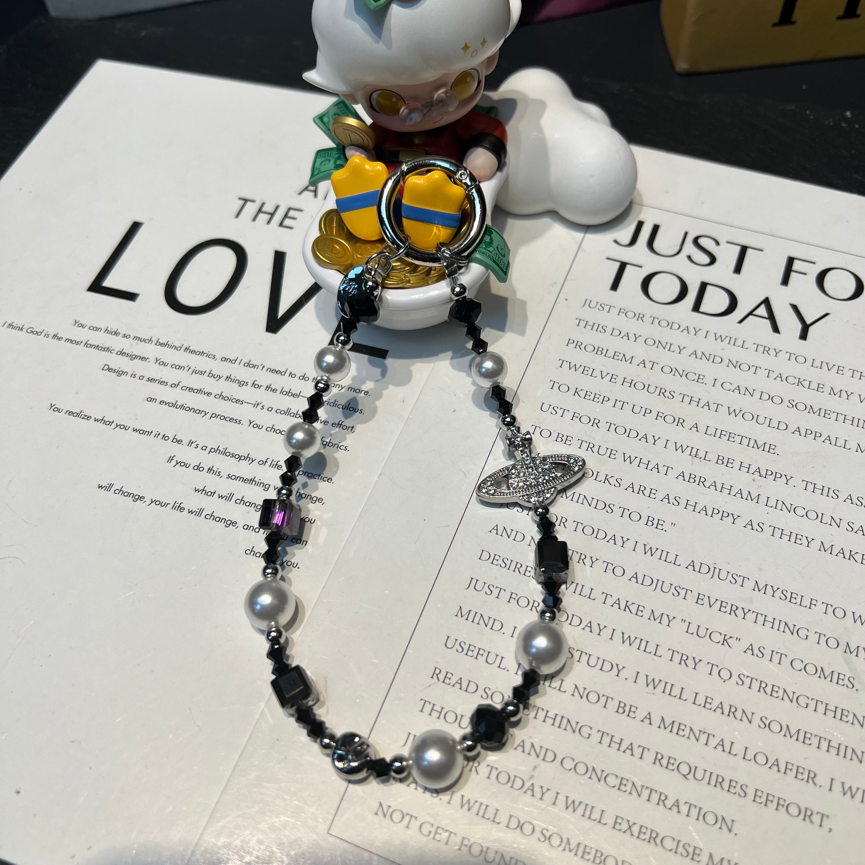 Saturn Charm Beaded Phone Lanyard, Hand‑made Pearl Crystal Bead Cell Phone Strap, Aesthetic Planet Pendant Keychain Bag Hanging Charm for Women