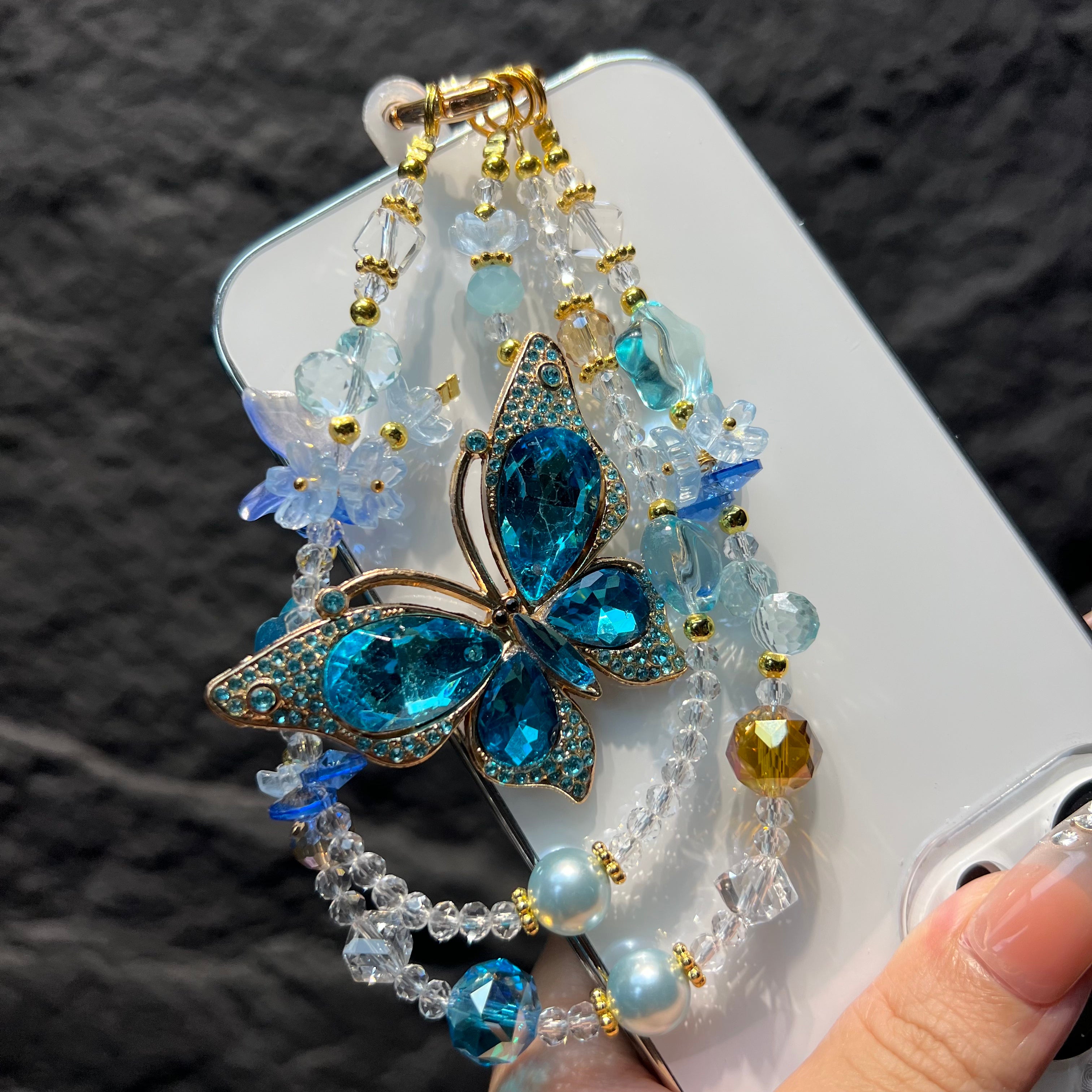 Butterfly Crystal Beaded Phone Charm, Multi‑use Handmade Rhinestone Pendant, Detachable Bag Charm, Keychain Accessory, Aesthetic Gift for Teen Girls, Women & Best Friends