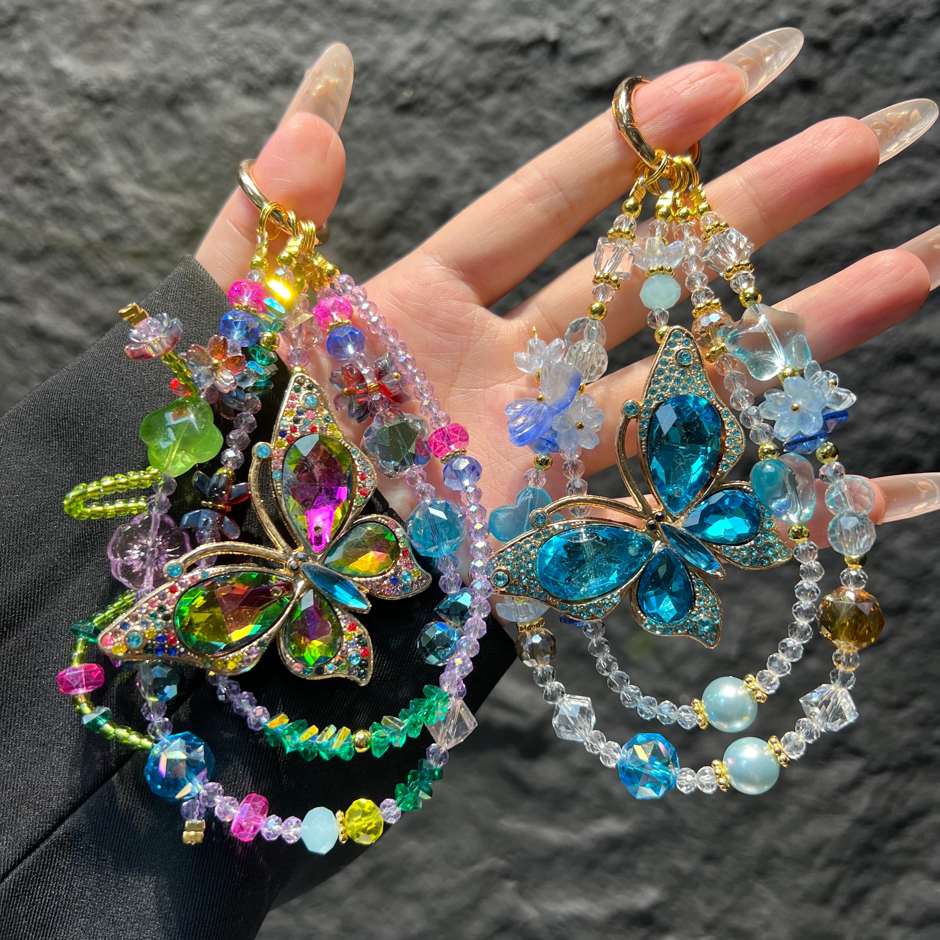 Butterfly Crystal Beaded Phone Charm, Multi‑use Handmade Rhinestone Pendant, Detachable Bag Charm, Keychain Accessory, Aesthetic Gift for Teen Girls, Women & Best Friends