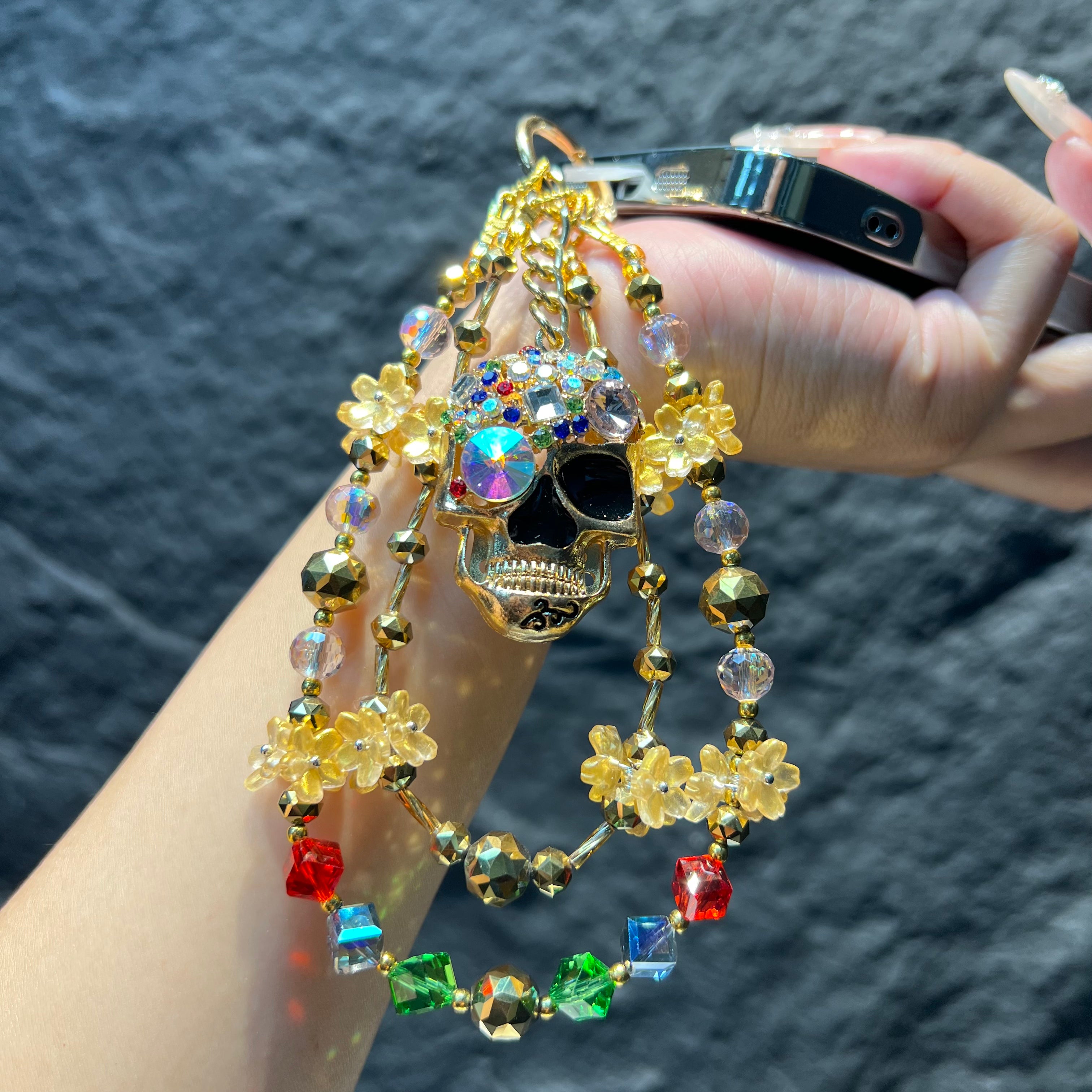 Skull Crystal Beaded Multi‑use Charm, Handmade Rhinestone Skull Pendant, Phone Case Charm, Backpack Bag Ornament, Keychain Accessory, Gothic Aesthetic Gift for Women & Teen Girls