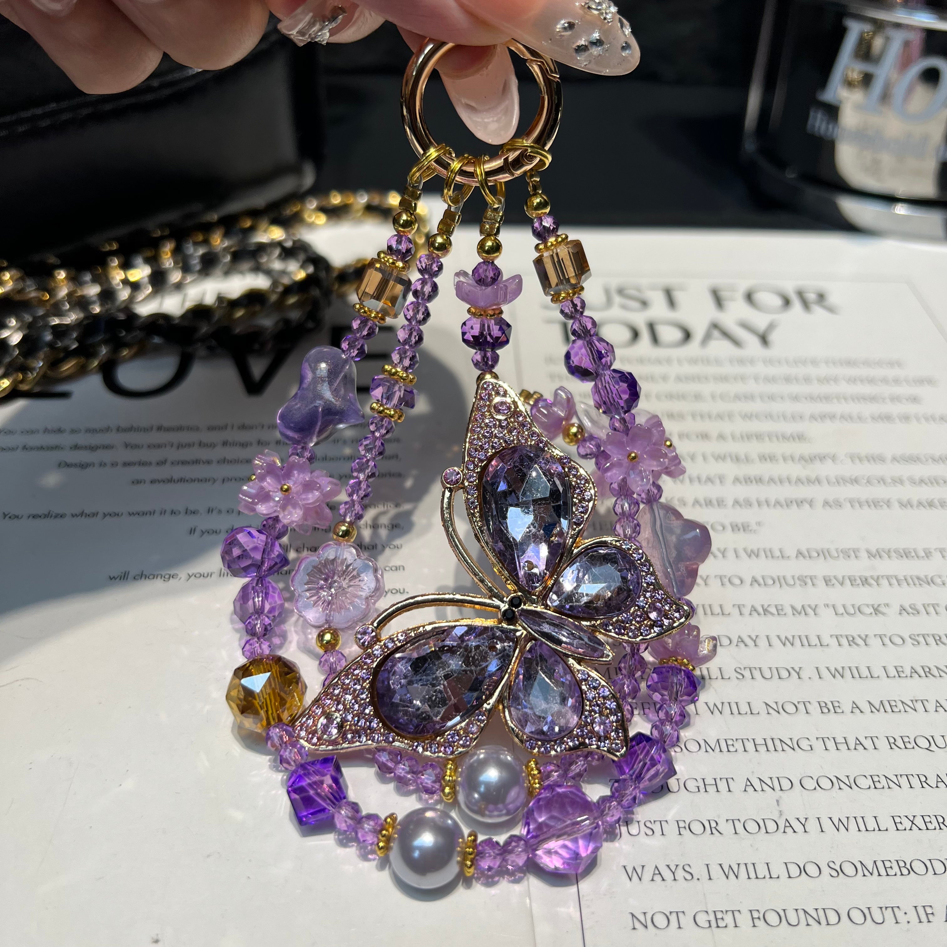 Butterfly Crystal Beaded Phone Charm, Multi‑use Handmade Rhinestone Pendant, Detachable Bag Charm, Keychain Accessory, Aesthetic Gift for Teen Girls, Women & Best Friends