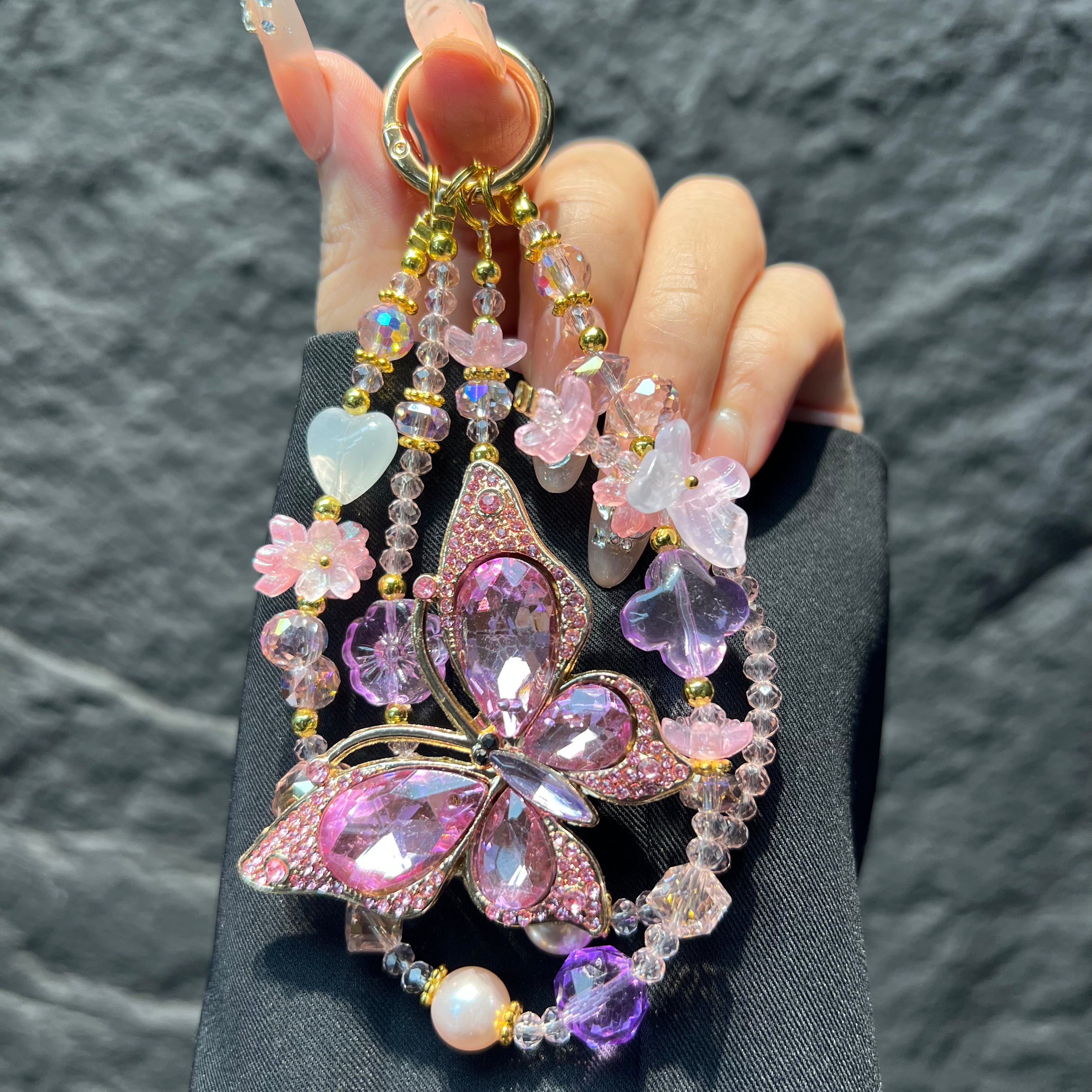 Butterfly Crystal Beaded Phone Charm, Multi‑use Handmade Rhinestone Pendant, Detachable Bag Charm, Keychain Accessory, Aesthetic Gift for Teen Girls, Women & Best Friends